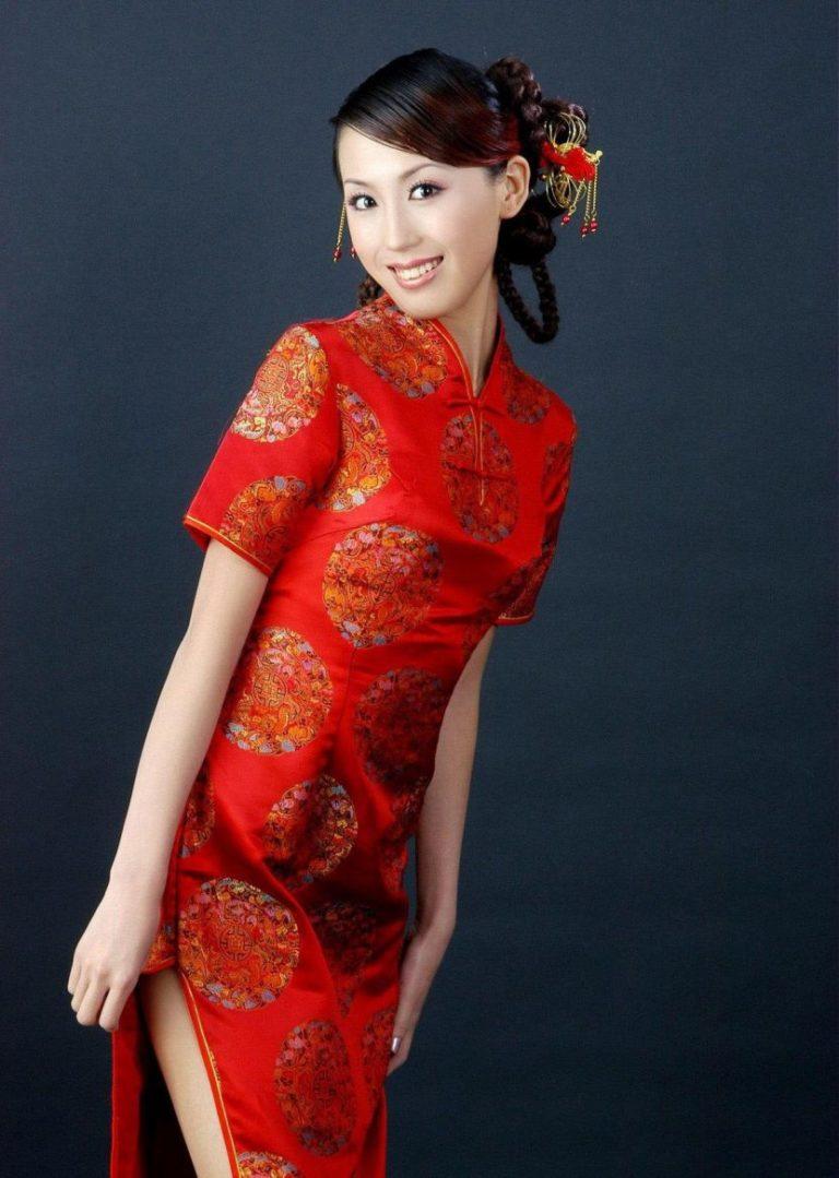 Китаянки в платьях