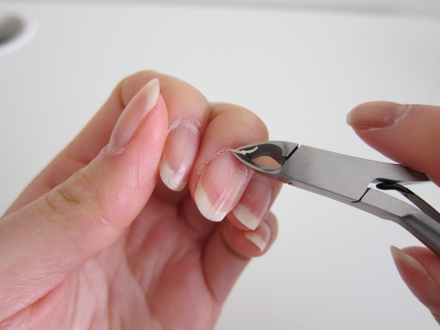 Как подстричь ногти лопаточкой